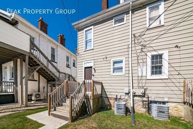 Building Photo - 315 E 17th Ave