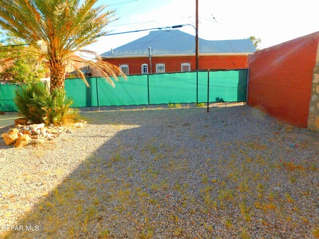 Building Photo - 1024 Upson Dr