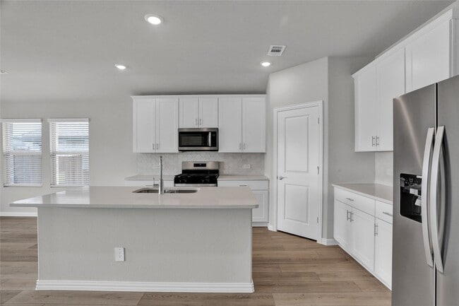 Building Photo - 115 Whitlow Dr