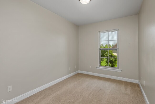 Building Photo - 1028 Maize St