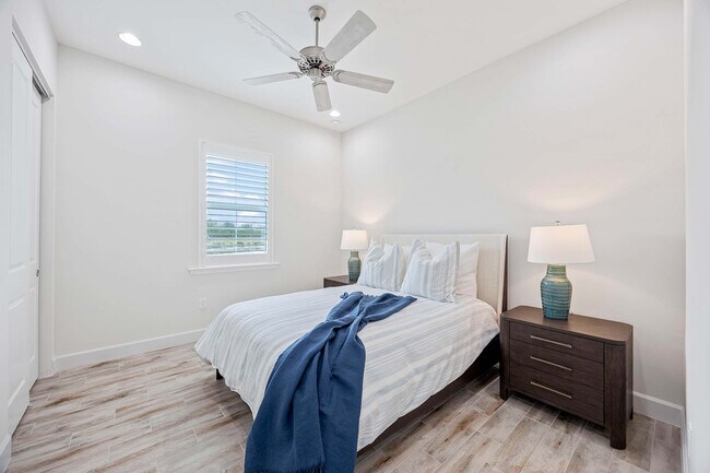 Building Photo - 7018 Saona CT