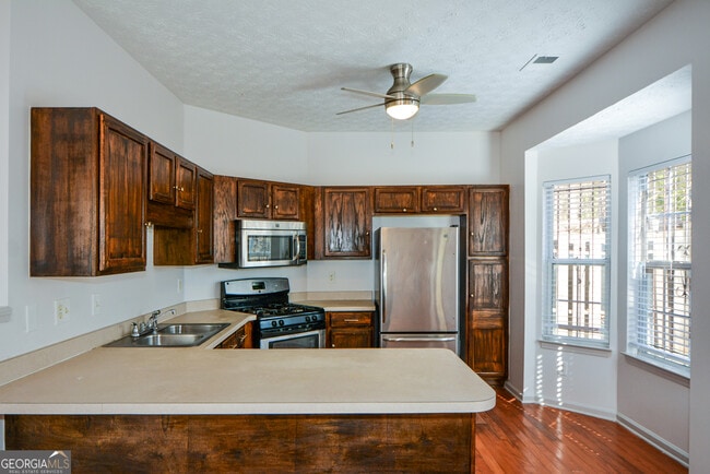 Building Photo - 5460 Hampton Ct