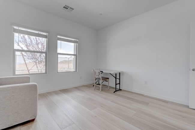 Building Photo - 904 Kings Clf Ln