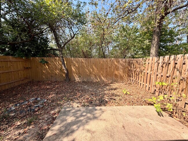 Building Photo - 297 Graystone Cir