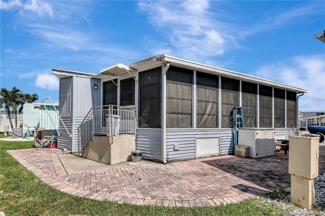 Building Photo - 976 Nettles Blvd