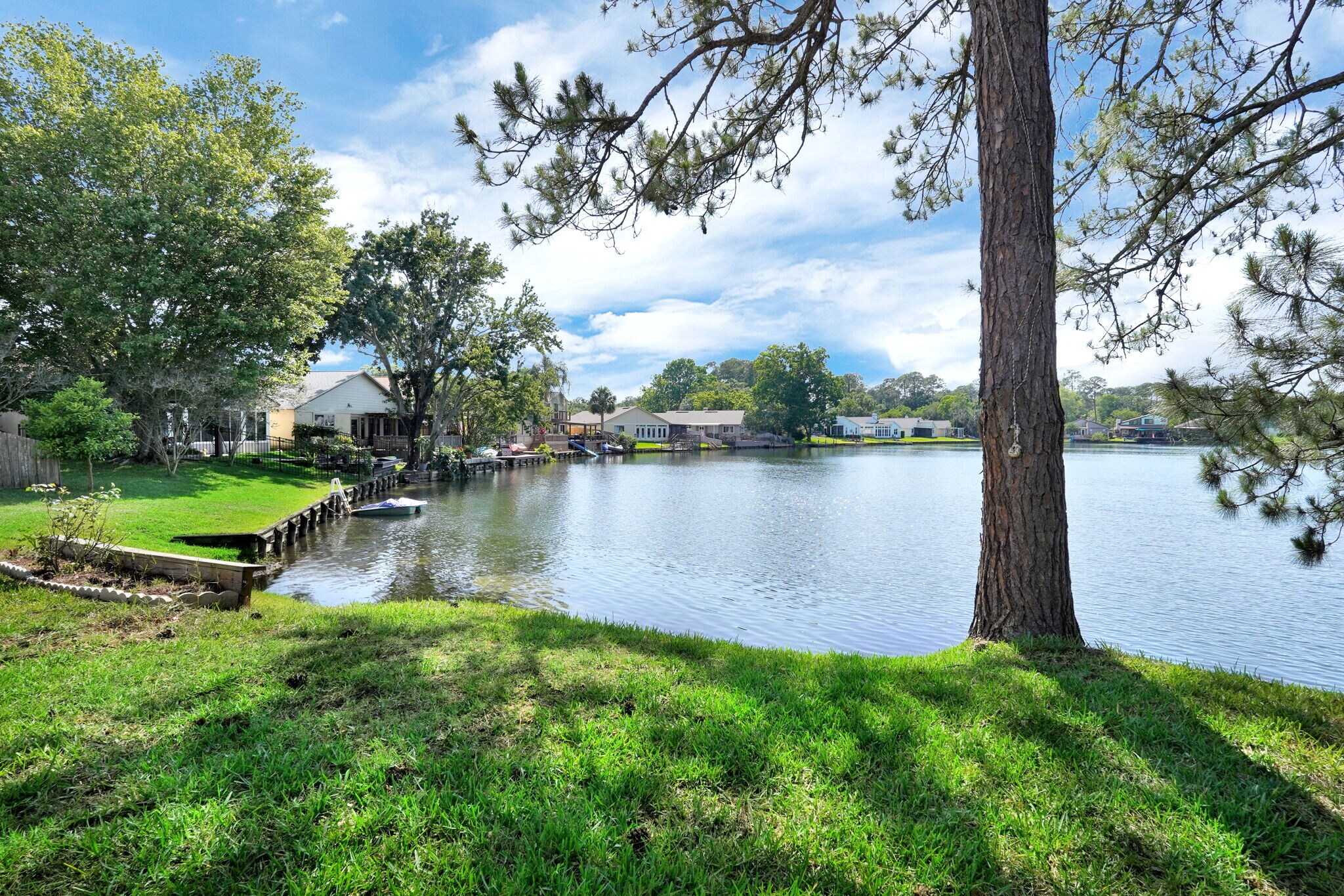 Building Photo - 11330 Lake Mandarin Cir E
