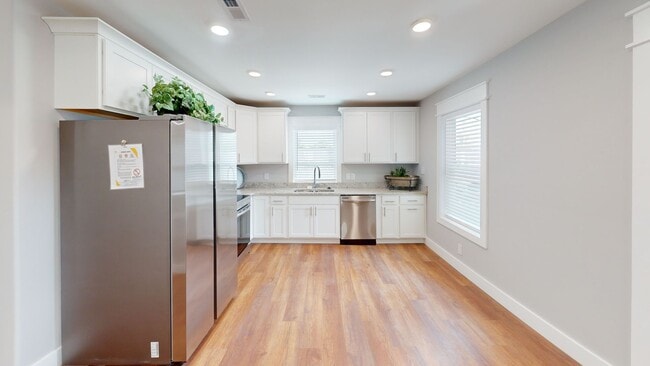 Building Photo - $1550 per Bedroom | 4BR in Fort Sanders | ...