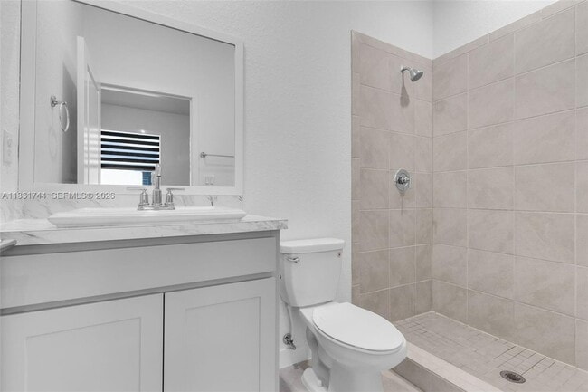 Building Photo - 540 NE 5th Terrace