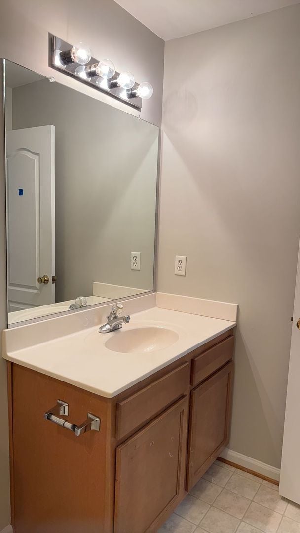 Building Photo - 3BR Townhouse Condo with Garage "ASK ABOUT OUR ZERO DEPOSIT"