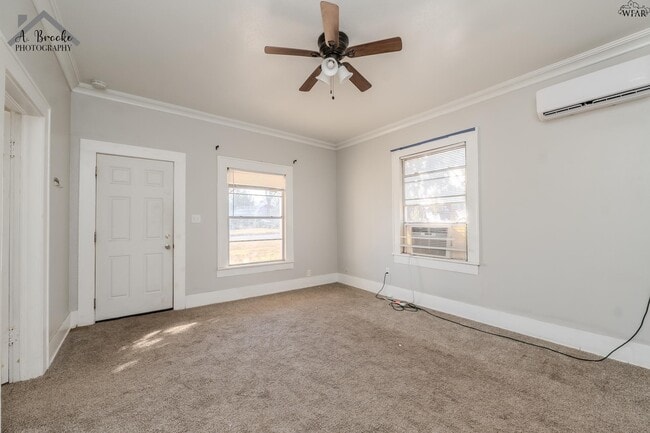 Building Photo - 603 E 4th St