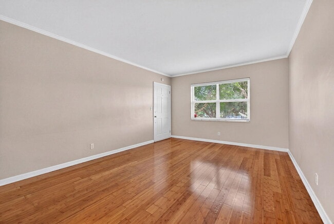 Building Photo - 715 NE 91st St