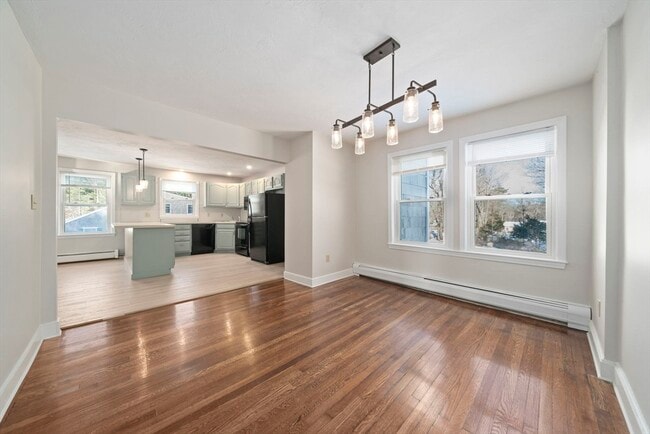 Building Photo - 44 Elm St