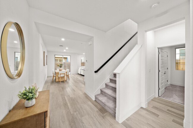 Building Photo - 10523 Tenor Way