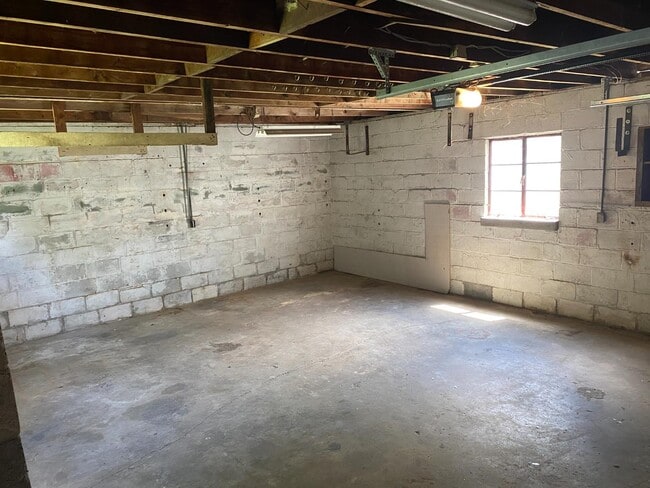 Building Photo - 120 Bellamy Ave