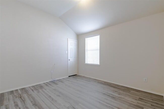 Building Photo - 10412 Colfax Dr