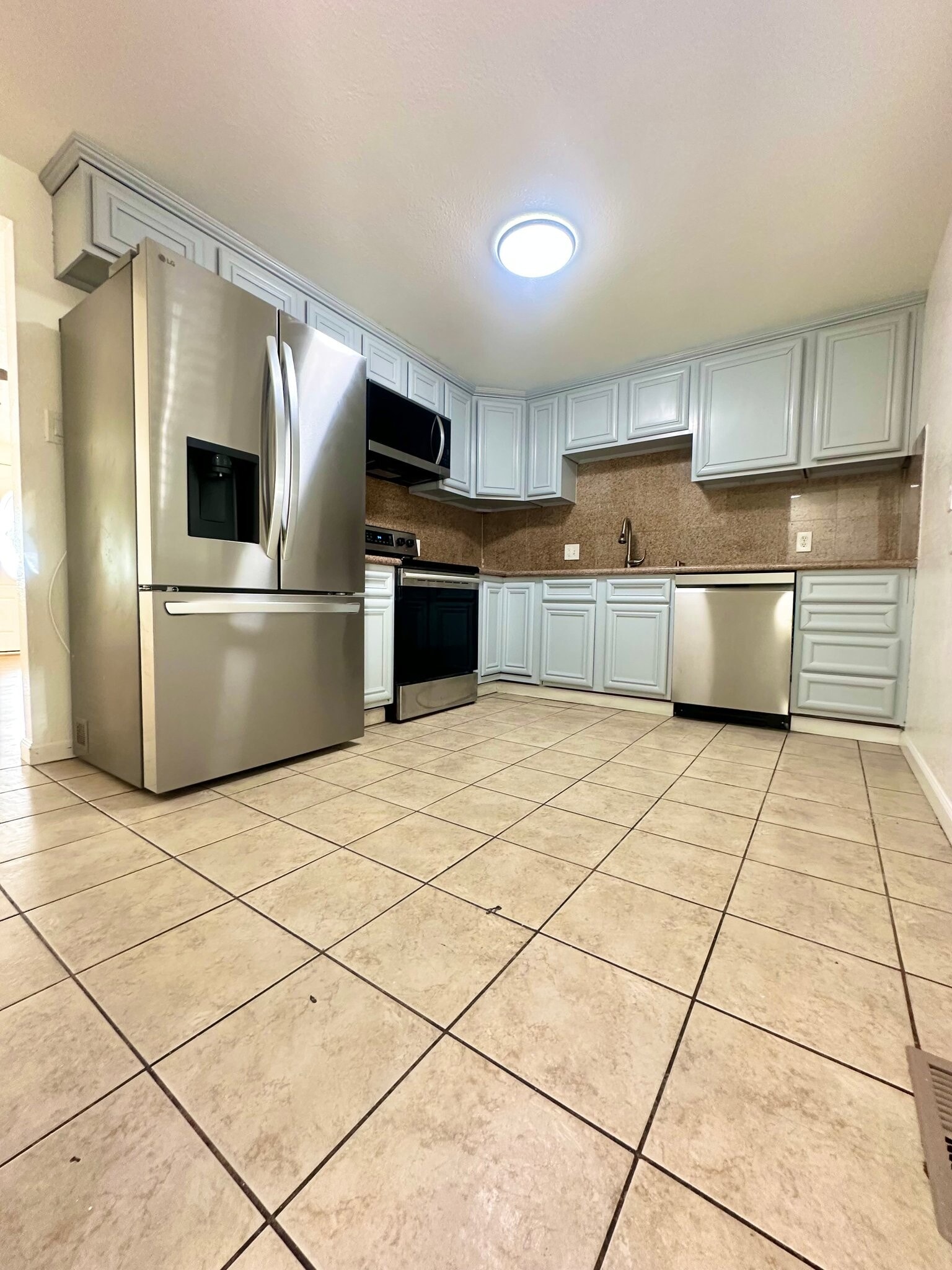 Building Photo - 624 Winona Ct