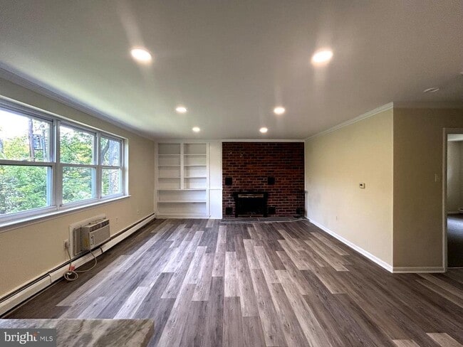 Building Photo - 333 Lacey Ave