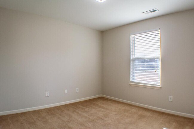 Building Photo - 3890 Sanwood Ln