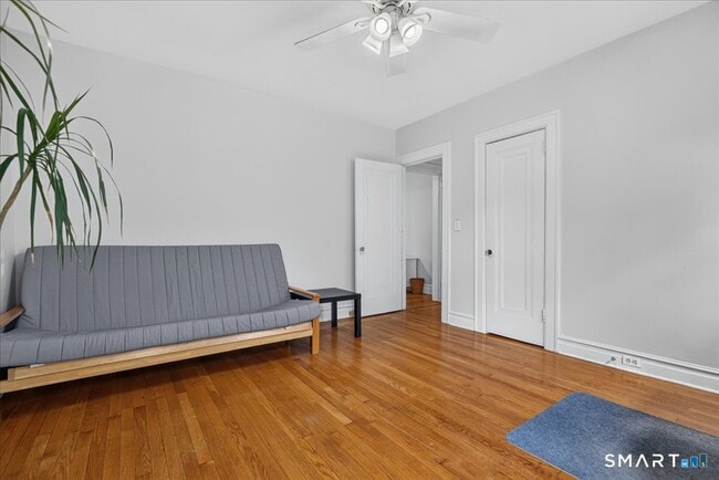 Building Photo - 146 Everit St