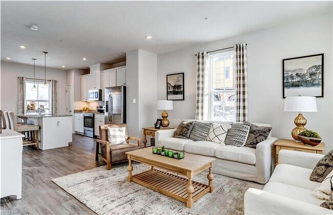 Building Photo - Lovely Townhouse in Benns Grant!