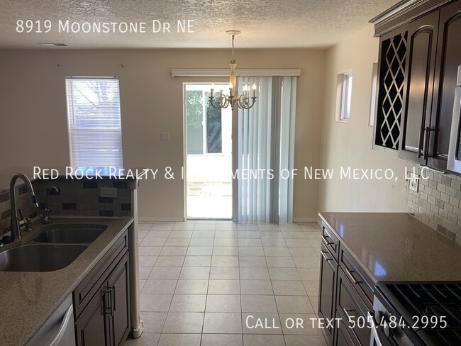 Building Photo - 3 Bedroom in La Cueva with EV Charger!!