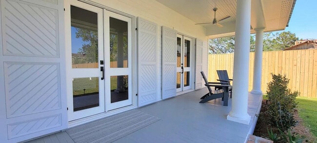 Building Photo - 506 N Beach Blvd