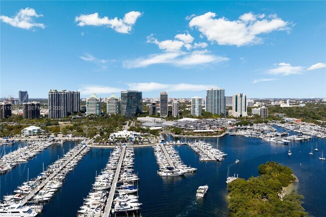 Building Photo - 2678 Tigertail Ave