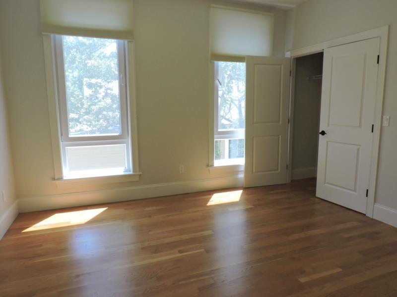 Building Photo - 168 Hampshire St