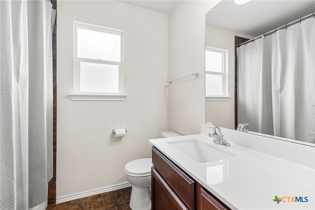 Building Photo - 3306 Lorne Dr