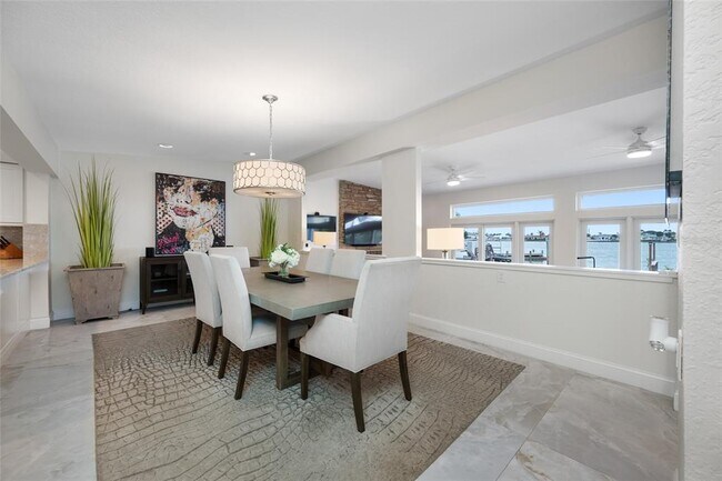 Building Photo - 540 59th Ave