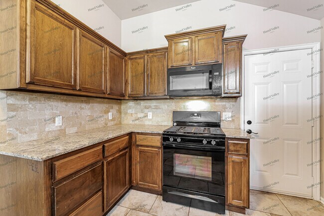Building Photo - 1225 Hickory Creek Dr
