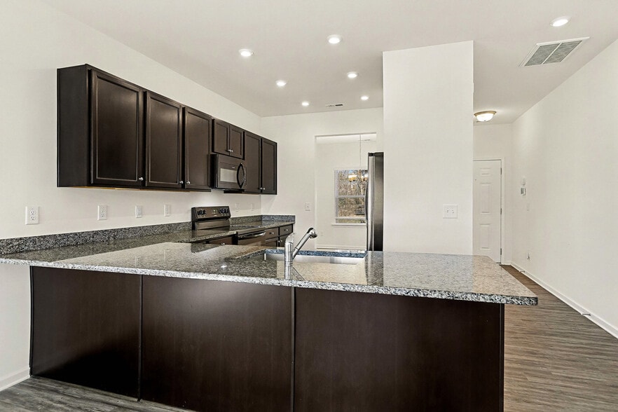 Building Photo - 103 W Tecoma Ln