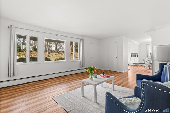 Building Photo - 28 Fillow St