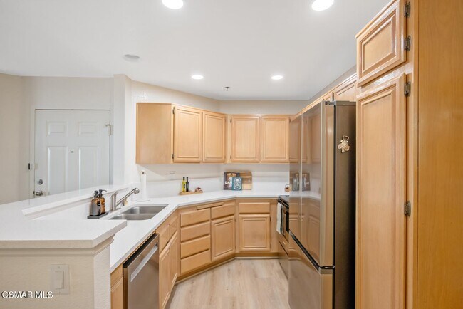 Building Photo - 5837 Oak Bend Ln
