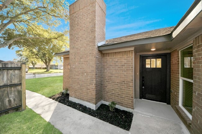 Building Photo - 3305 Avenue R