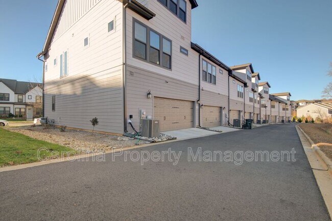 Building Photo - 5939 Ardrey Kell Rd