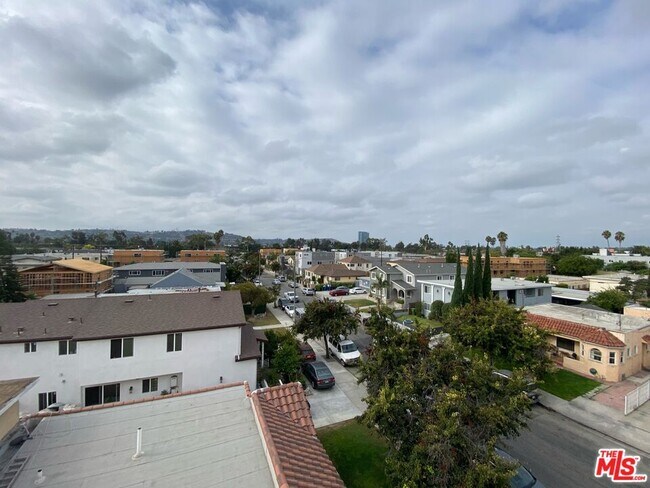 Building Photo - 2206 Hauser Blvd