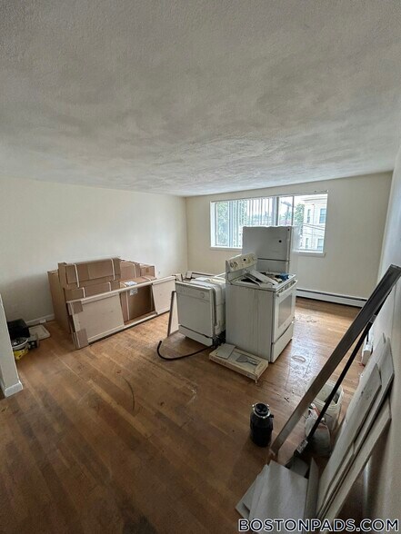 Building Photo - 88 Gardner St