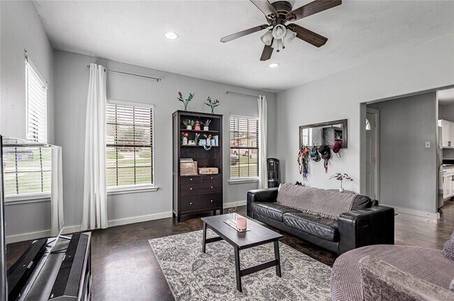 Building Photo - 3122 Molly-