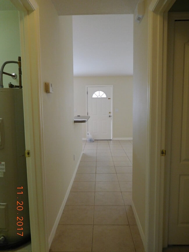 Building Photo - 2BR 1BA DUPLEX FOR RENT