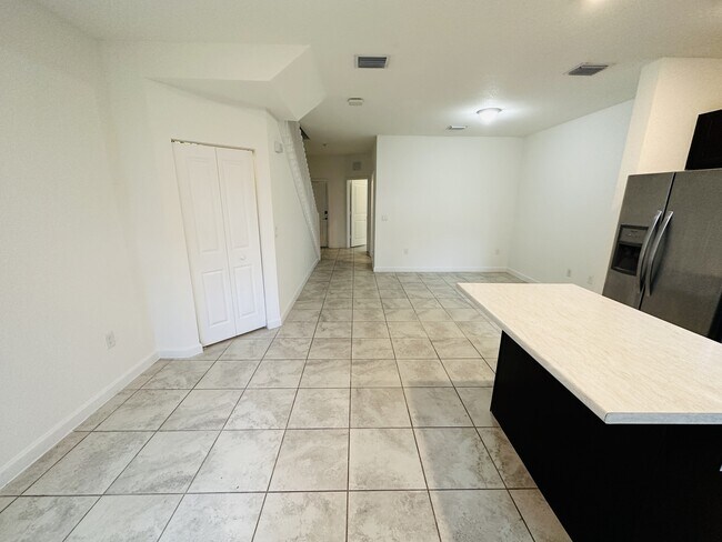 Building Photo - 346 NE 208th Terrace