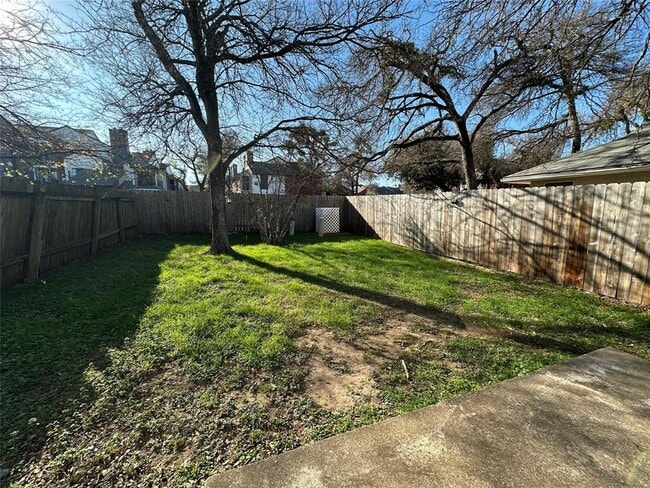 Building Photo - 8011 Tuscarora Trail