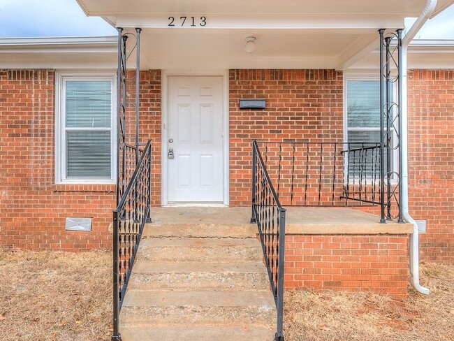 Primary Photo - Charming 2 Bed Bungalow in the heart of OKC.