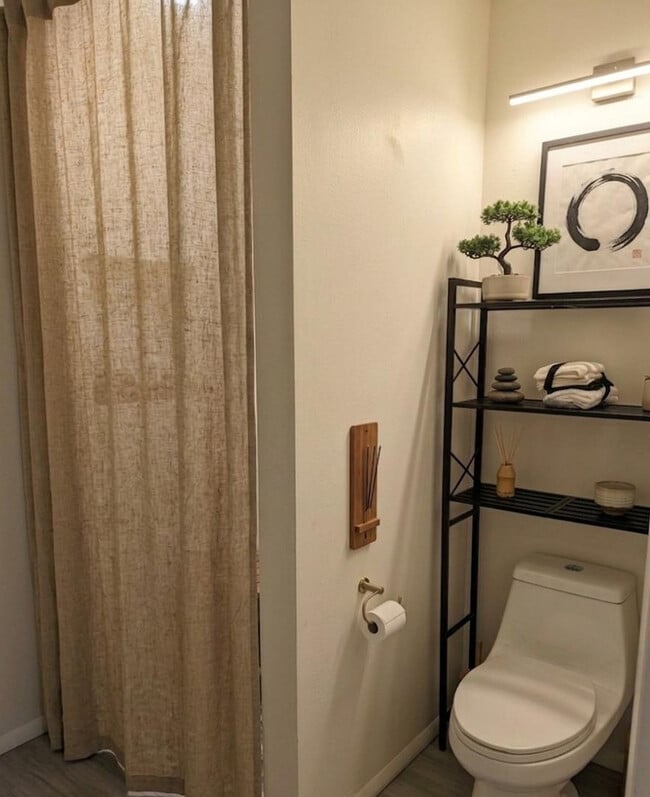 Building Photo - 1517 E Roosevelt St