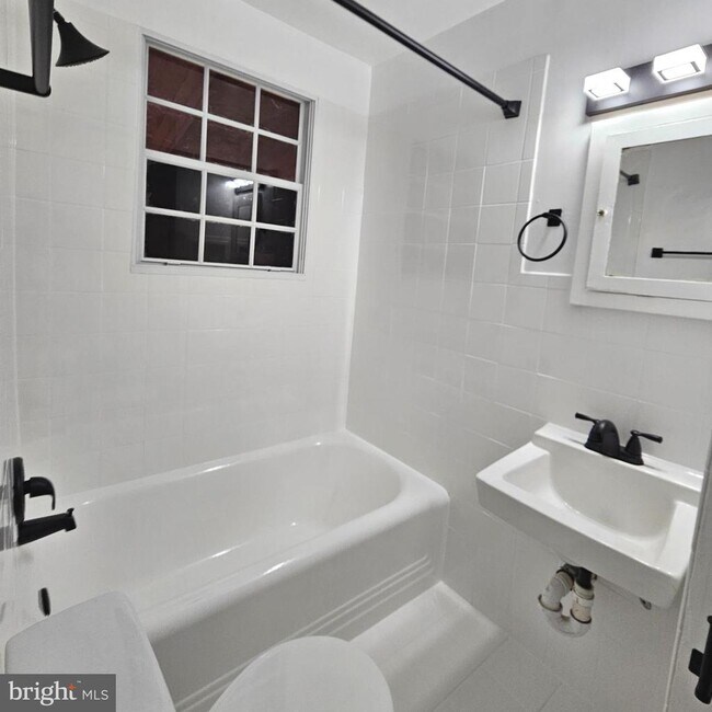 Building Photo - 2910 16th St S