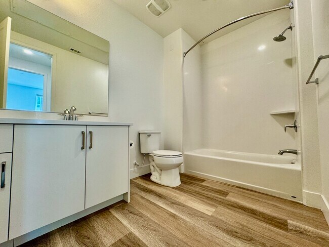 Building Photo - 45128 Warm Springs Blvd