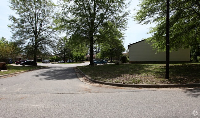 Building Photo - The Maples Apartments