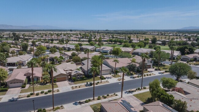 Building Photo - 60440 Juniper Ln