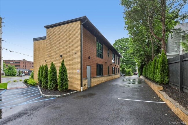 Building Photo - 325 Manville Rd