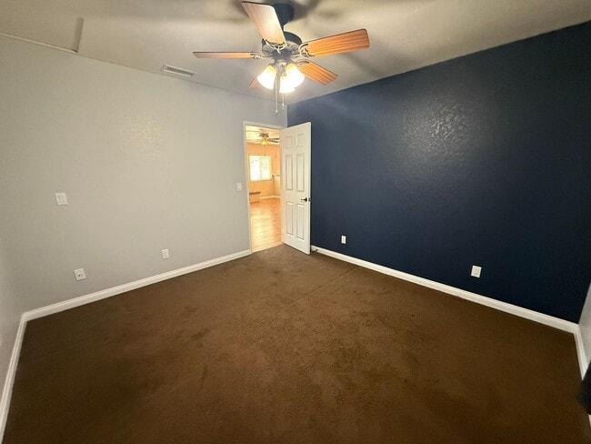 Building Photo - Charming 3-Bedroom 2-Bath Home with Large ...